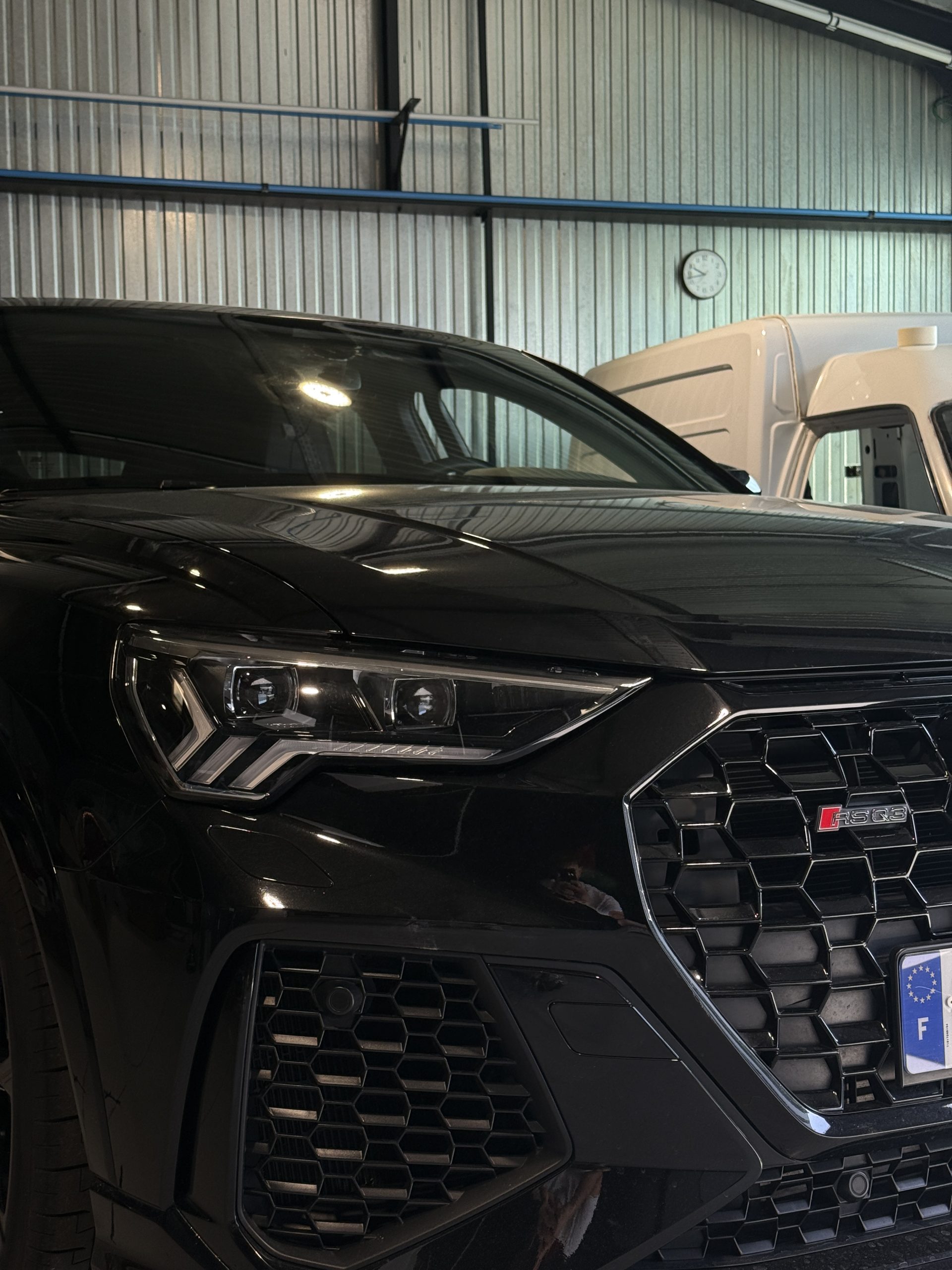 Changement de pare-brise sur un Audi RS Q3 à Erstein proche de Valff